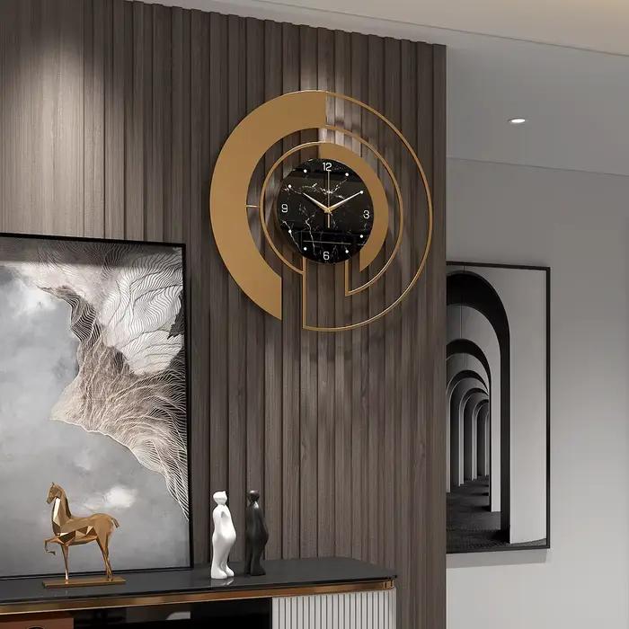 Horloge murale dorée, Art décoratif pour salon et entrée