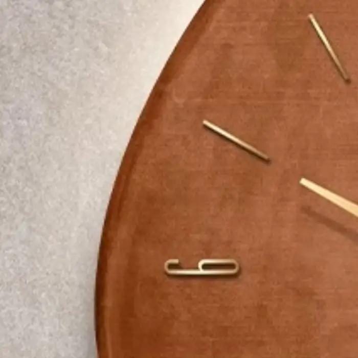 Grande horloge murale LED au design moderne
