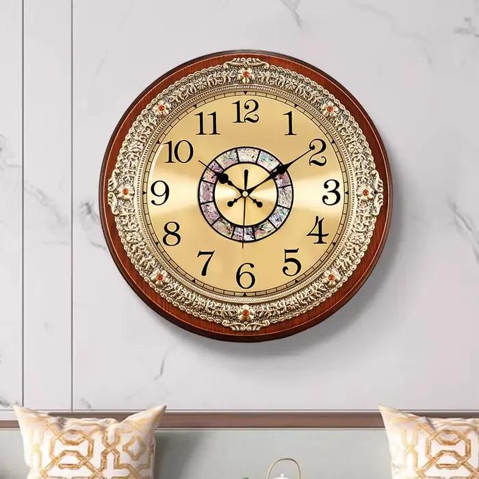 Horloge murale rétro en bois massif
