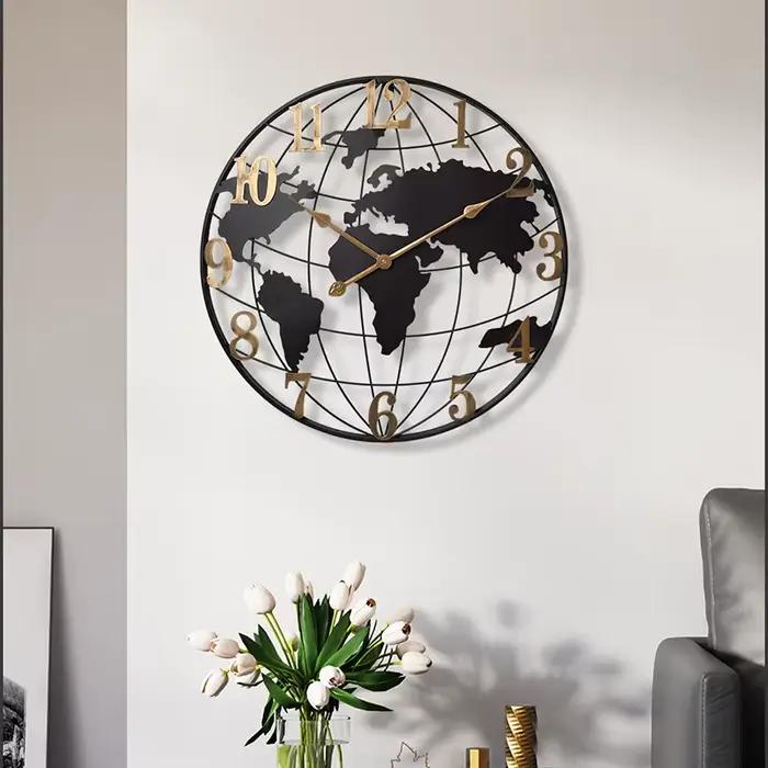 Horloge murale minimaliste en métal