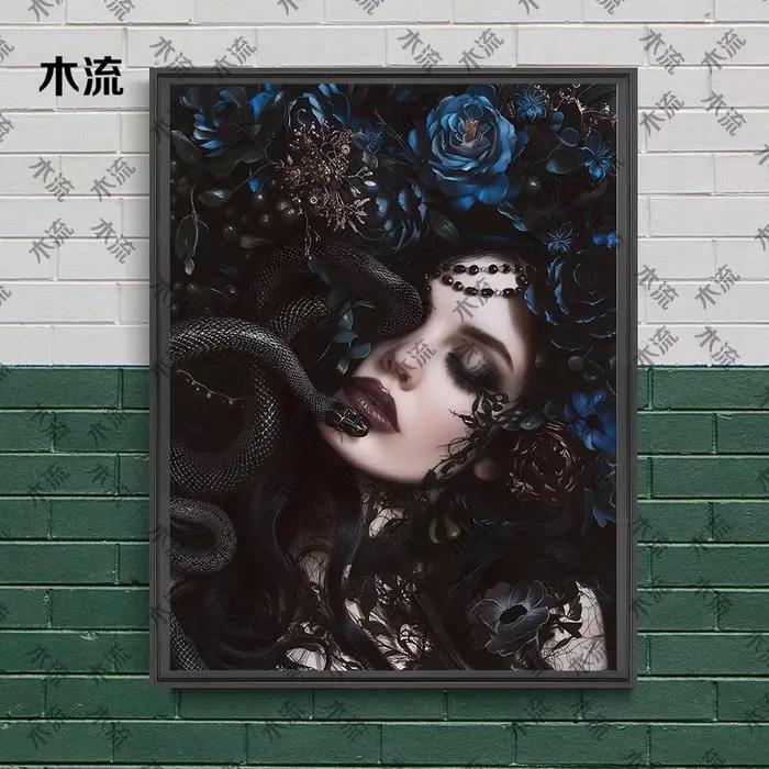 Belle femme, fleurs et serpent