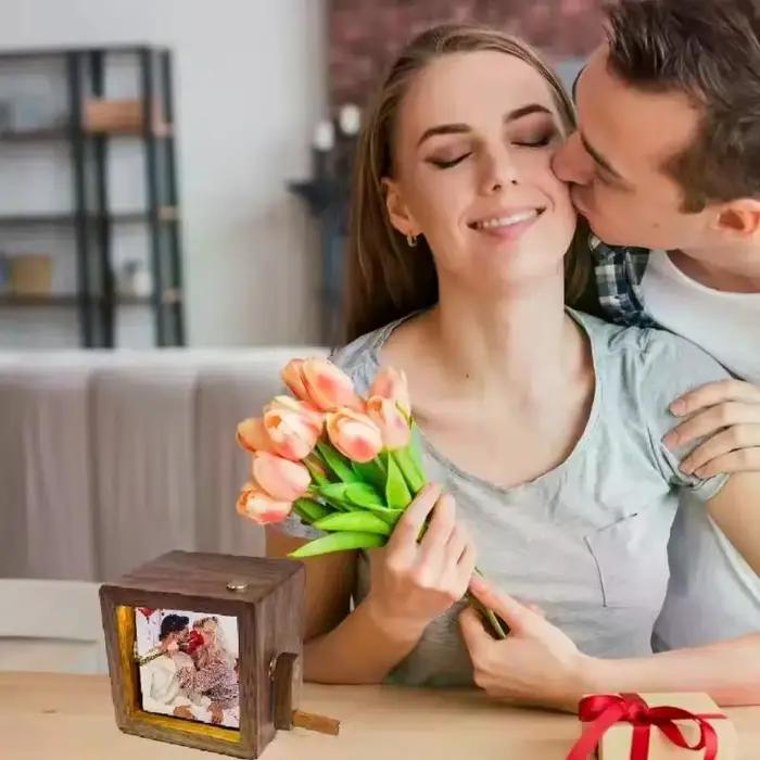 Cadre photo décoratif avec option rabattable alimentée à la main