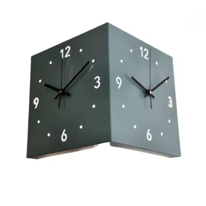 Horloge murale d'angle double face