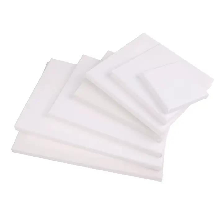 Toile d'artiste carrée vierge blanche