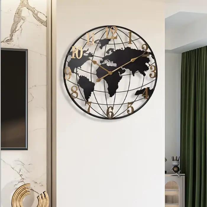 Horloge murale minimaliste en métal