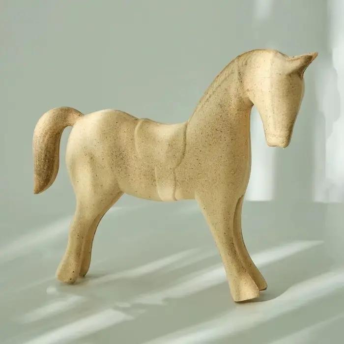 Cheval en bois fait à la main