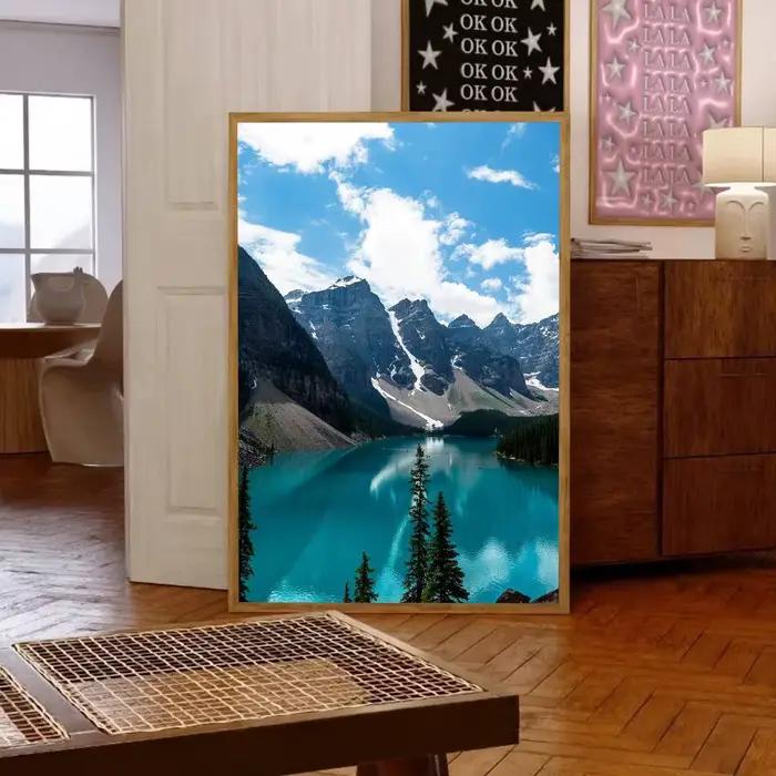 Affiche de la nature de la montagne et du brouillard forestier vert foncé