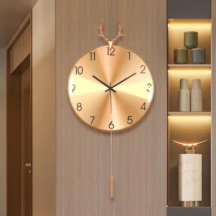 Horloge murale en verre chic