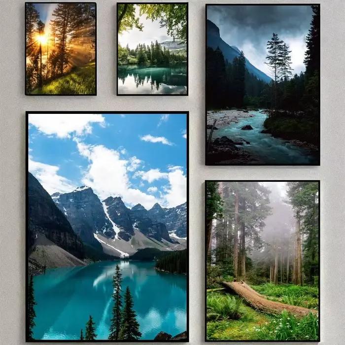 Affiche de la nature de la montagne et du brouillard forestier vert foncé