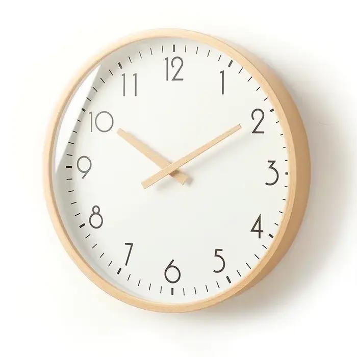Horloge murale nordique en bois