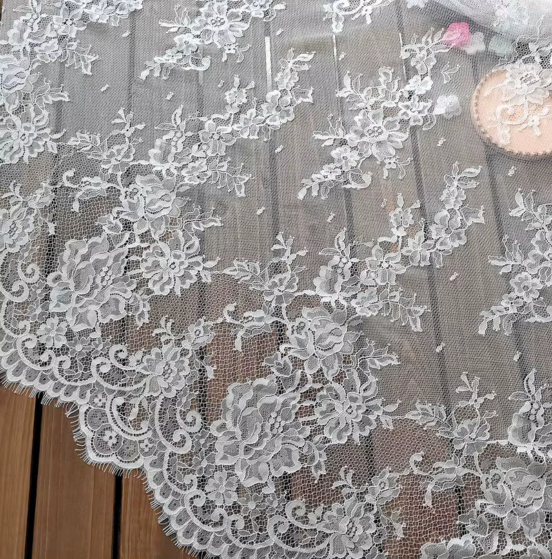 Tissu français en dentelle Chantilly, 150x300cm par pièce, cils en dentelle, blanc cassé, pour robe de dame, nouveau prix d'usine, 2022