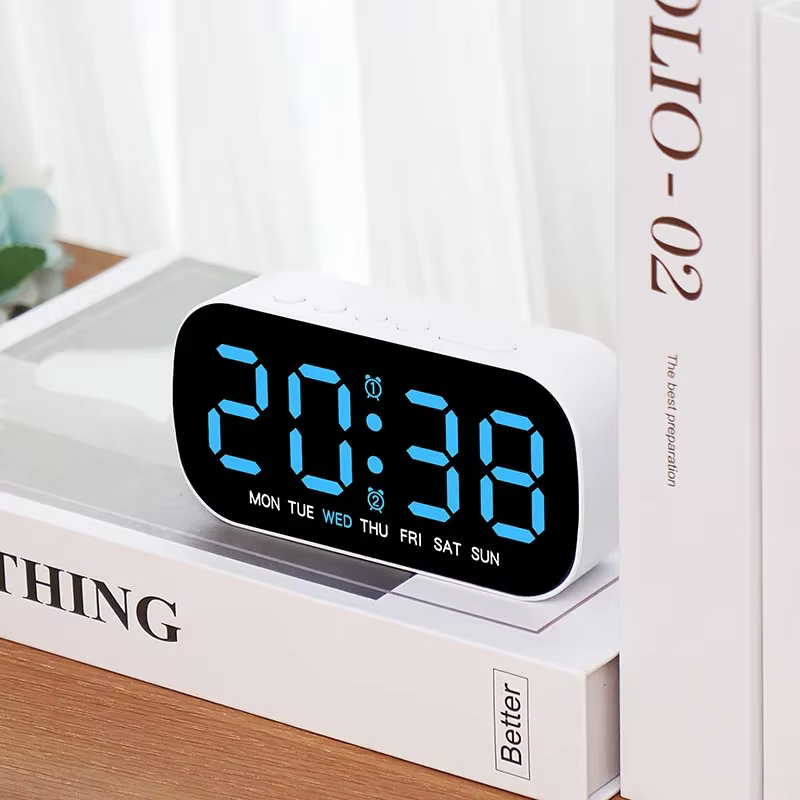 Réveil numérique alimenté par USB, température, Date, semaine, double alarme, Mode nuit, horloge Snooze, 5 niveaux de luminosité, horloge LED 12/24H