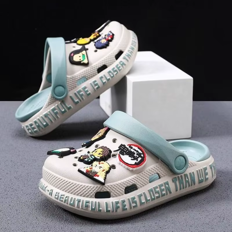 Chaussons Demon Slayer Crocs, mignons, tendance, dessin animé créatif, Kamado Tanjirou, antidérapants, semelle souple, cadeau pour les amis en vacances