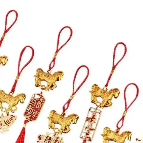 Pendentif cheval du zodiaque en plastique doré, année du cheval, porte-bonheur, Festival de printemps, maison, voiture, ornements suspendus, cadeaux du nouvel an, 2026