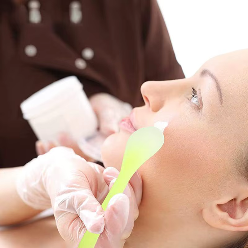 100 Spatules Cosmétiques pour Masques Faciaux – Outils de Mélange DIY pour Masques de Beauté et Soins de la Peau