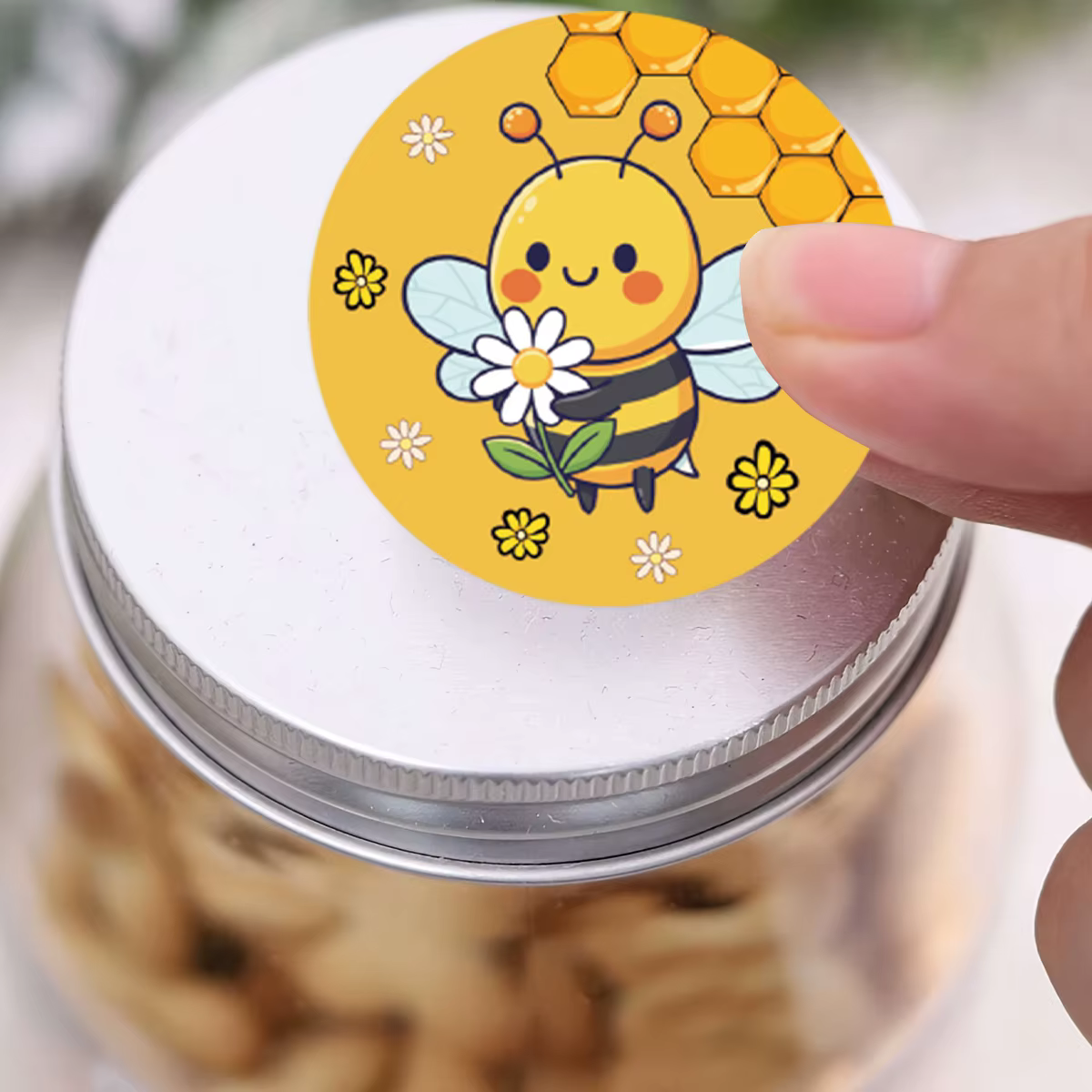 500 autocollants en rouleau Abeilles Cartoon, étiquettes récompense abeilles, autocollants imperméables en papier auto-adhésifs pour jeux éducatifs et fêtes