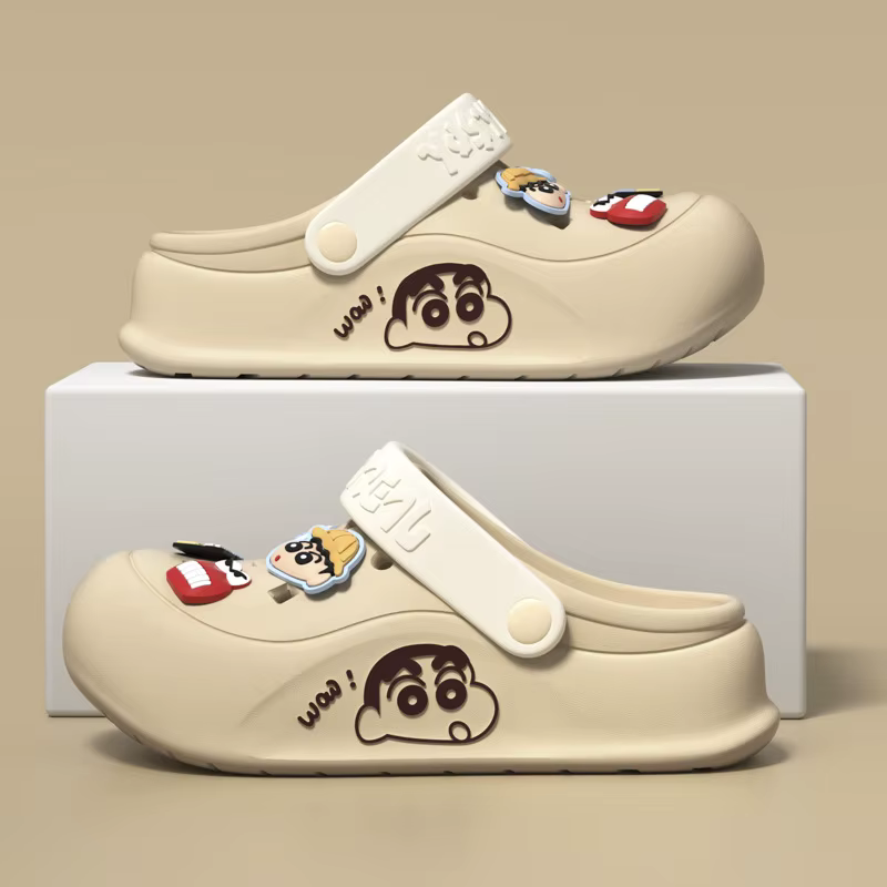 Sabots mignons de dessin animé Crayon Shin-chan, sandales à semelle épaisse antidérapante, chaussures polyvalentes pour intérieur et extérieur, pour couple