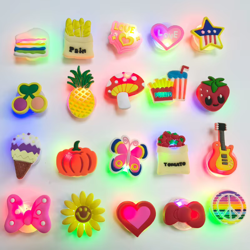 Pour crocs 1-5 pièces accessoires de chaussures LED garçons et filles puces de gâteau ananas accessoires décoratifs boucle accessoires de chaussures bricolage