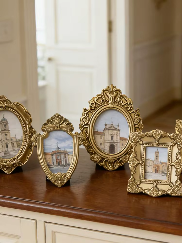 Mini cadres vintage, cadres anciens, petites décorations, petits cadres photo dorés, décorations à suspendre sur le mur, présentoir à bijoux, accessoires pour photographie.