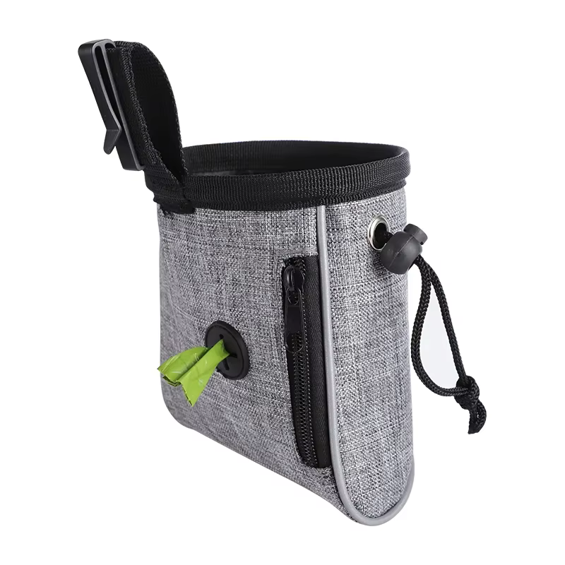 Sac de dressage pour chien avec distributeur intégré de sacs à déjections, idéal pour transporter facilement les croquettes et les friandises en extérieur