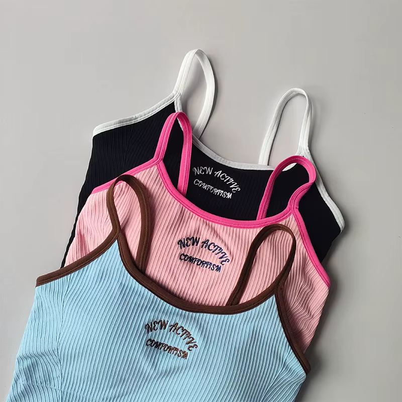 Soutien-gorge de sport côtelé colorblock pour femme, haut court de yoga brodé sans armatures avec coussinets rembourrés pour la gym et le fitness